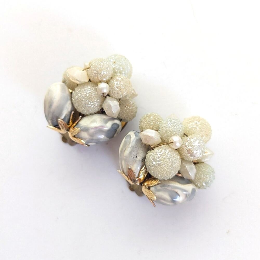 Vintage Signed Hong Kong Marbled Beaded Grape Cluster Clip On Earrings